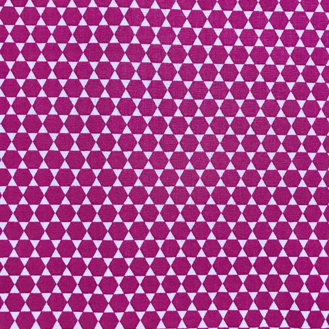 Coupon imprimé hexagones fuchsia sur fond blanc