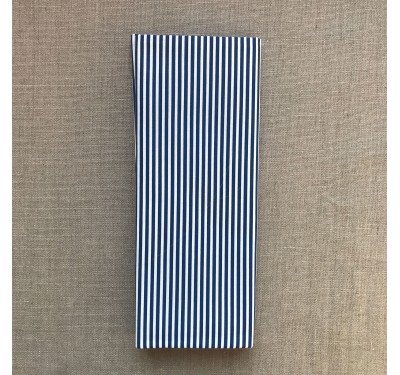 Coupon imprimé lignes droites bleu marine sur fond blanc