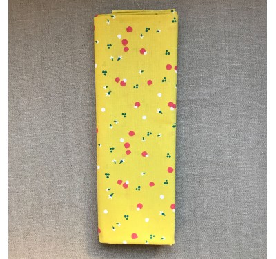 Coupon imprimé pois rouge et fleurs sur fond jaune