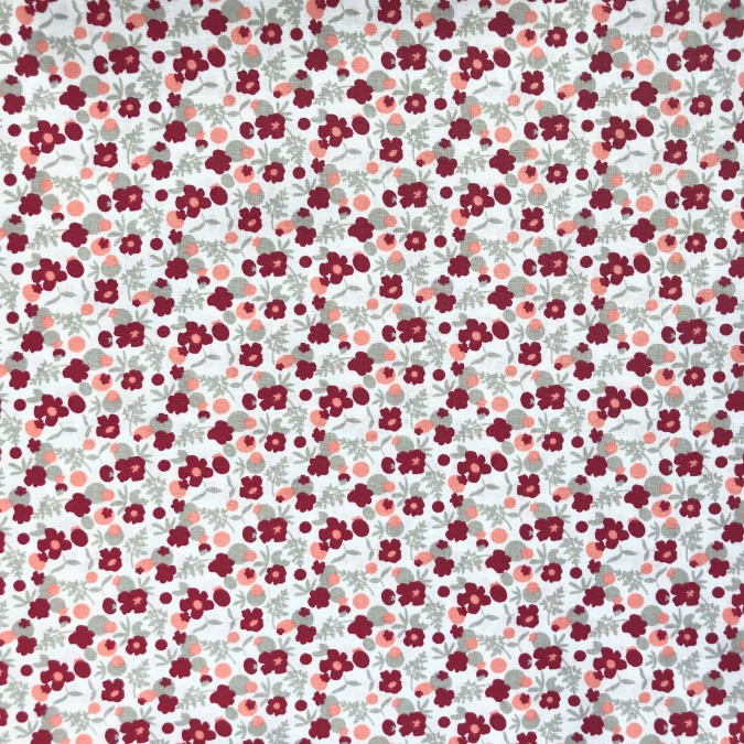 Coupon imprimé petites fleurs rouge et rose sur fond blanc