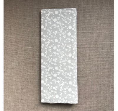 Coupon imprimé petites fleurs blanche sur fond gris