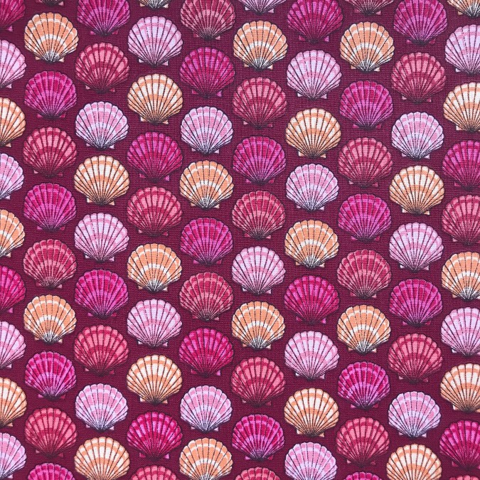 Coupon imprimé coquillages rose sur fond violet foncé